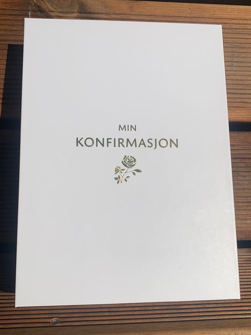 Hovedbilde Eske til konfirmasjonskort